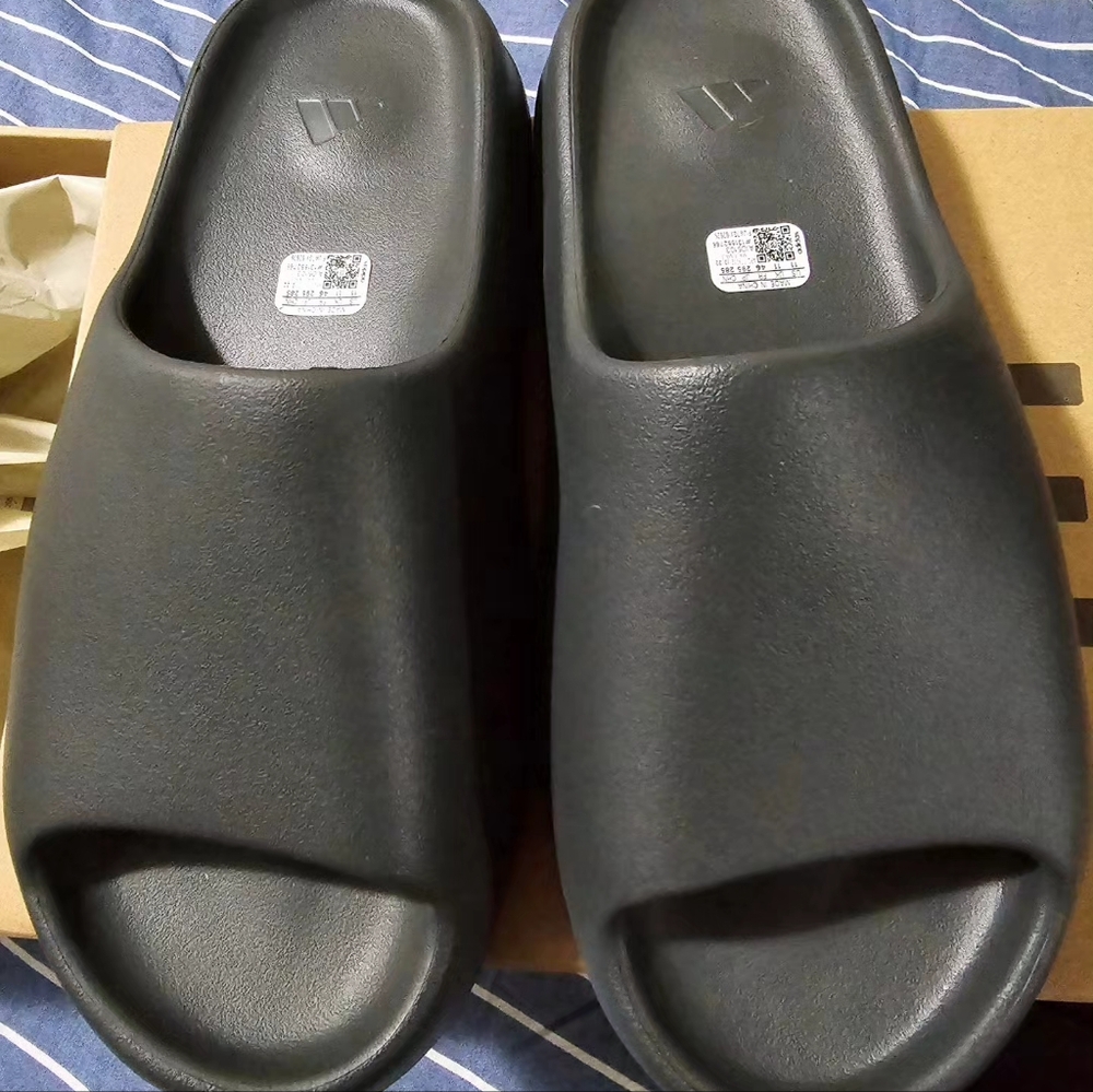 Adidas Yeezy SLIDE